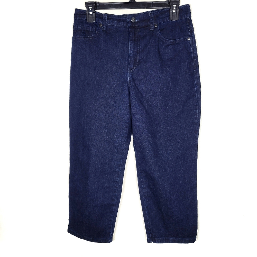 Slimming denim capris size 6 Gloria Vanderbilt Amanda style dark casual blue